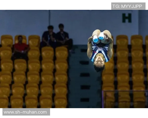 中国体操女队演练新难度动作，网友赞叹不已